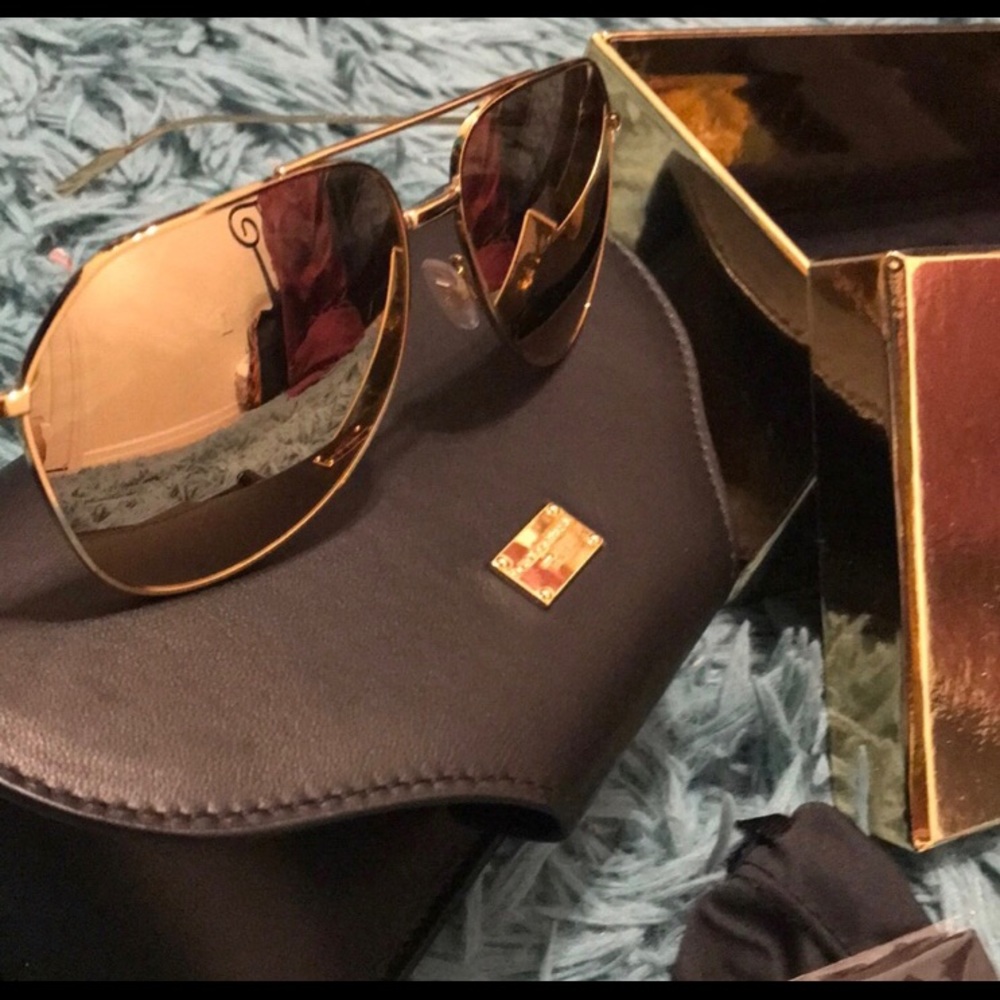 D&G 18K GOLD PLATED SUNNIES